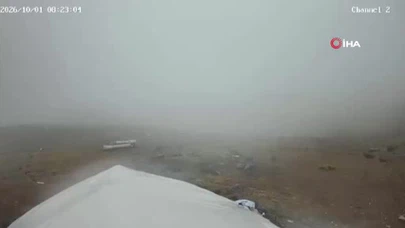 Karayazı’da Çakmak Dağı’na mevsimin ilk karı düştü