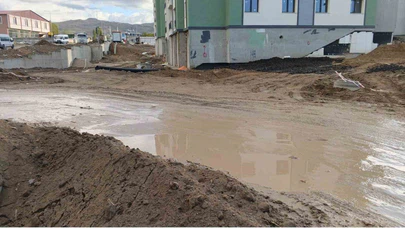Van’da İki Lisenin Öğrencileri Mağdur: Okul Yolu Batağa Döndü