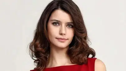 Türkiye’nin Bihter’i Beren Saat, CapitaliZoo ile Sosyal Medyayı Salladı