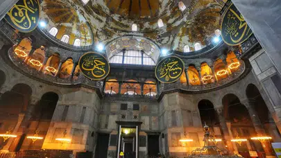 Ayasofya ve Sultanahmet’te Tarihi Restorasyon Sürüyor: Bakan Ersoy Çalışmaları Yerinde İnceledi