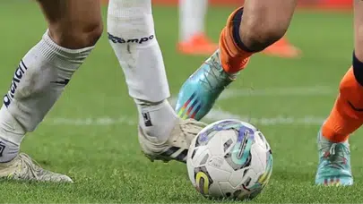 Süper Lig’de Transfer Heyecanı Dorukta: Kulüpler Gece Yarısına Kadar Kadrolarını Güçlendiriyor