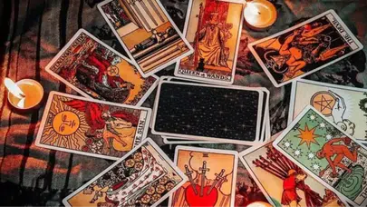 12 Şubat Günlük Tarot Falı: Aşk, Para ve Kariyerde Seni Bekleyen Sürprizler