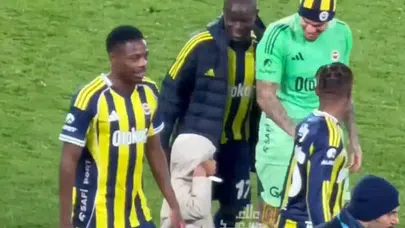 "Fenerbahçe’nin Yıldızı Kanté’nin Samimi ve Utangaç Anı Gündem Oldu"