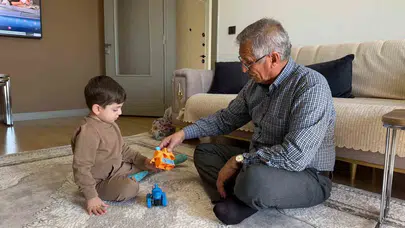 Bakan Kurum’un Paylaşımıyla Gündem Olan Hikâye: Dede ve Torun Deprem Gecesini Anlattı