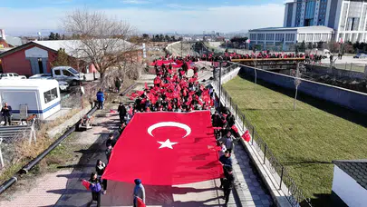 Ay Yıldızlı Bayraklarla Gurur Yürüyüşü: Yeşilyurt’ta “Tek Bayrak, Tek Vatan” Gençlik Yürüyüşü Coşkusu