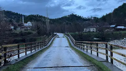Denizli’de Sağanak Köprüleri Yıktı: Acıpayam ve Çameli’de Ulaşım Kesildi