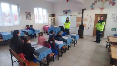 Kilis’te Jandarmadan Öğrencilere Hayat Kurtaran Trafik Eğitimi