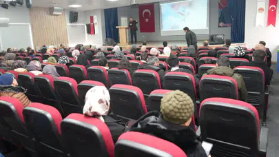 Üzümlü’de Velilere Mesleki Eğitim Tanıtımı Yapıldı