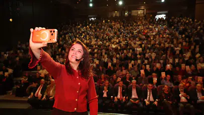 Dilek Cesur Küçükçekmece’de Kadınlarla Buluştu: Söyleşi Salonu Doldu, Hayat Hikâyeleri İlham Verdi