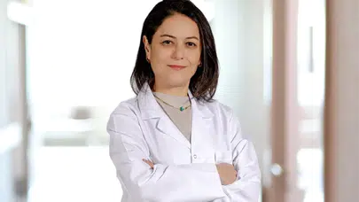 Menopozda Hormon Tedavisi Güvenli mi? Prof. Dr. Behiye Pınar Göksedef’den Kritik Uyarılar