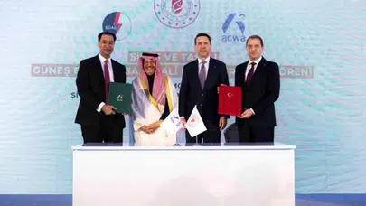 Bakan Bayraktar Duyurdu: Güneş Enerjisinde Rekor Fiyat, 25 Yıl Sabit Elektrik