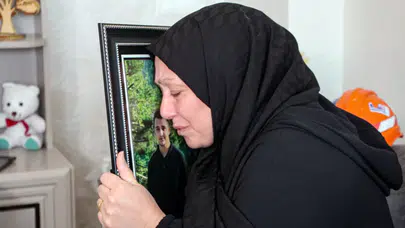 Oğlunun Doğum Gününde Adalet İstiyor: Adana’daki Bıçaklı Saldırıda Annenin Feryadı