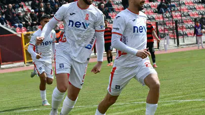 Balıkesirspor Galibiyetin Ardından Taraftar Otobüsüne Taşlı Saldırı