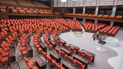 TBMM’de Doğum İzni Tartışması: Yoklama Yetersiz, Anneler Mağdur