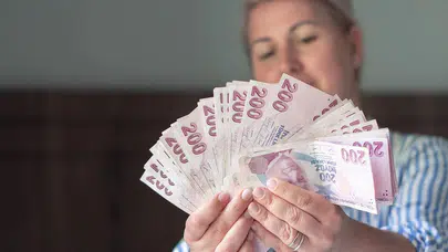 Milyonlarca Emeklinin Beklediği Haber Geldi! Maaşlarda Yeni Dönem