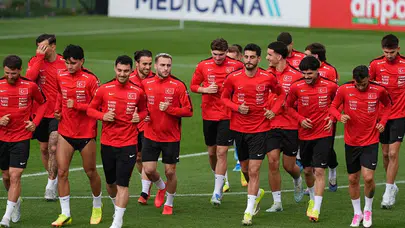 Okan Buruk İstedi, Yönetim Harekete Geçti! Galatasaray Can Uzun İçin Masada
