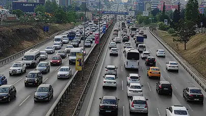 Telefon Tutucu Kullanan Sürücülere Sevindiren Haber! Yeni Kurallar Açıklandı