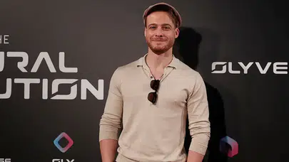 Kerem Bürsin'in Yeni İmajı Neden Değişti? İşte Son Görünümünün Nedeni