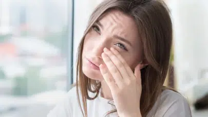 Göz Ovuşturmak Sandığınız Kadar Masum Değil! Uzmanı Uyardı