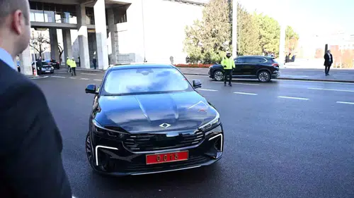 Meclise Togg şovuyla damga vurdu! Bakan Kacır T10F ile geldi, gözler üzerindeydi