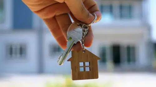 Kirada Yaşayan Emeklilere Büyük Müjde: Devlet Ev Sahibi Yapacak