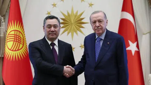 Erdoğan’dan Kırgızistan Cumhurbaşkanı Caparov ile Kritik Görüşme