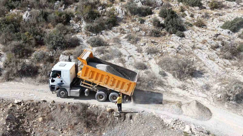 Tarsus’ta 2 bin 910 metrelik yol yenilendi! Ekipler kırsalda sahaya indi