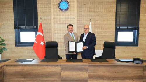 Üniversite-Sanayi İş Birliğinde Yeni Adım: Öğrencilere Lazer Cihazı Desteği