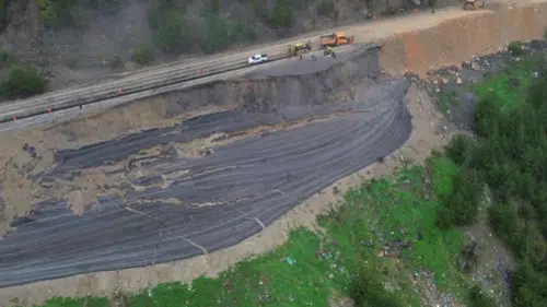 Adana Feke’de Heyelan Felaketi: Yol Kaydı, Okullar Tatil Edildi