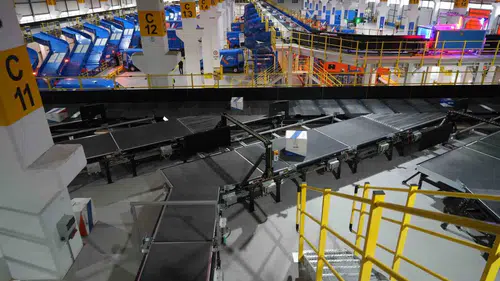 Saatte 25 Bin Kargo İnsan Eli Değmeden Aktarılıyor: Bursa’daki Otomasyonlu Merkez Dikkat Çekti