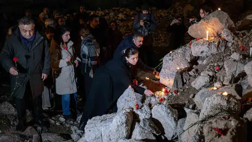 Kahramanmaraş Depremlerinin 3. Yıl Dönümünde Hayatını Kaybedenler Saat 04.17’de Anıldı