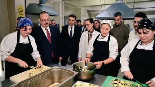 Vali Canbolat’tan Mesleki Eğitime Yakın Takip: Turizm Alanında Nitelikli İş Gücü Hedefleniyor