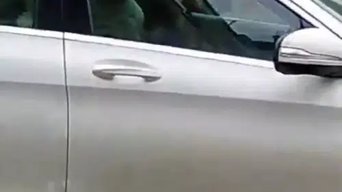 “Bebek’te Trafikte Dans Eden Kadın Şaşırttı: Bipolar Bozukluğu Nedeniyle Hastaneye Yatırıldı”