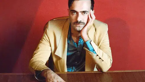 Mert Demir’den Anlamlı Hareket: Türkiye Turnesi Gelirini Gençlerin Eğitimi İçin Bağışladı