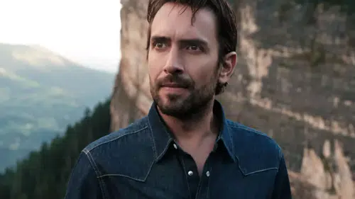 Taşacak Bu Deniz’in Adil’i Gerçek Hayatını Anlattı:Eksik Kalan Sevgi İnsanı Şekillendiriyor”