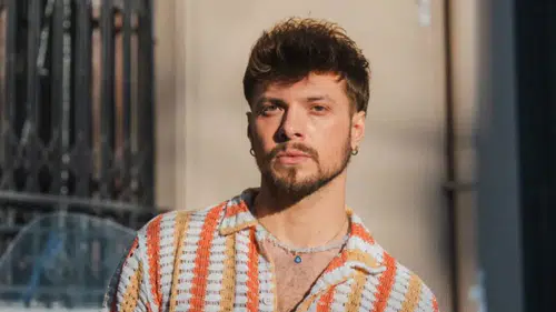 Berkay Şahinoğlu “Çirkin” Dizisinde İsmet Bıçakçı’ya Hayat Veriyor: Setten İlk Detaylar