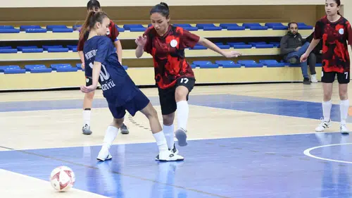 Bilecik’te Genç Kız Futsal Müsabakaları Heyecanı Sürüyor
