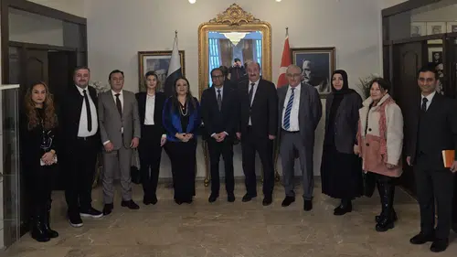 Türkiye ve Pakistan Sağlık Yatırımlarında Ortak Adım Atıyor: Prof. Dr. Aysun Bay’dan Önemli Ziyaret