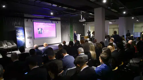 Bakü’de Türkiye-Azerbaycan Dijital Dönüşüm Forumu Düzenlendi