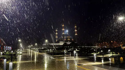 Edirne Güne Beyaz Uyandı: Kar Sürprizi Şehri Böyle Etkiledi