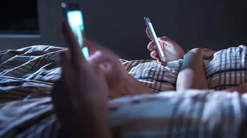 Apple’dan Kritik Güncelleme: Çift SIM iPhone Kullanıcılarına Uyarı