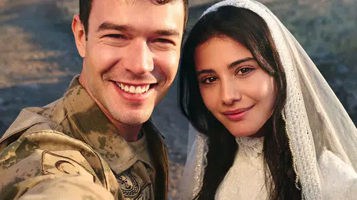 Set Aşkı Gerçeğe Döndü! Aytaç Şaşmaz ve Helin Kandemir Birlikte Mi?