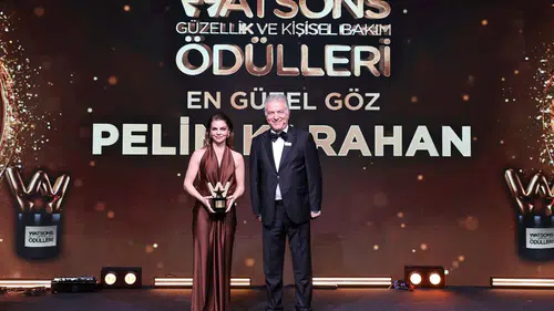 Watsons Ödülleri’nde Yıldızlar Geçidi: Ünlü İsimler Sahneye Damga Vurdu