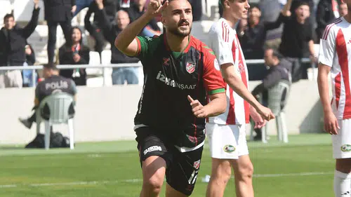 Ömer Faruk Sezgin Sahalara Dönüşüyle Karşıyaka’nın Play-Off Umudunu Canlandırdı