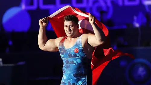 Rıza Kayaalp’ten 78 saniyede tarihi galibiyet