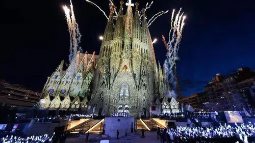 Sagrada Familia'da Tarihi Gün! Dünyanın En Yüksek Kilisesi Tamamlandı