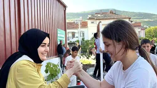 Festivalde Gülümseten Anlar: Kaymakamdan Örnek Davranış
