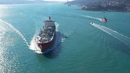 Boğazlardan Geçen Gemilere Yeni Tarife! Milyonlarca Dolarlık Etki
