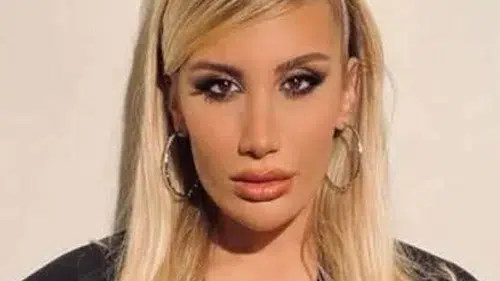 İrem Derici'den Büyük Sürpriz! Yeni Albümü Müzik Dünyasında Ses Getirdi