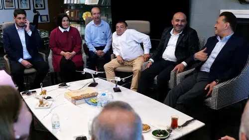 Eskişehir'de Dikkat Çeken Buluşma! AK Parti Teşkilatı Bir Araya Geldi